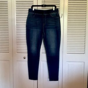 Old Navy NWT skinny slimming Jeggings